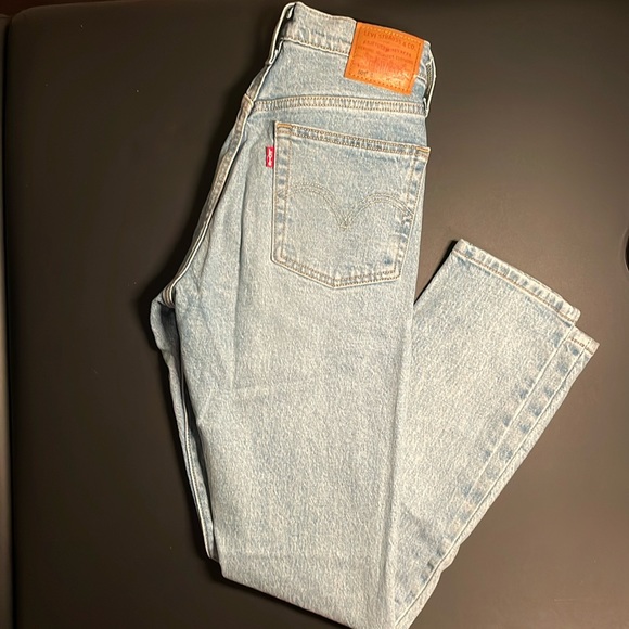 Levi 501 - Picture 1 of 3